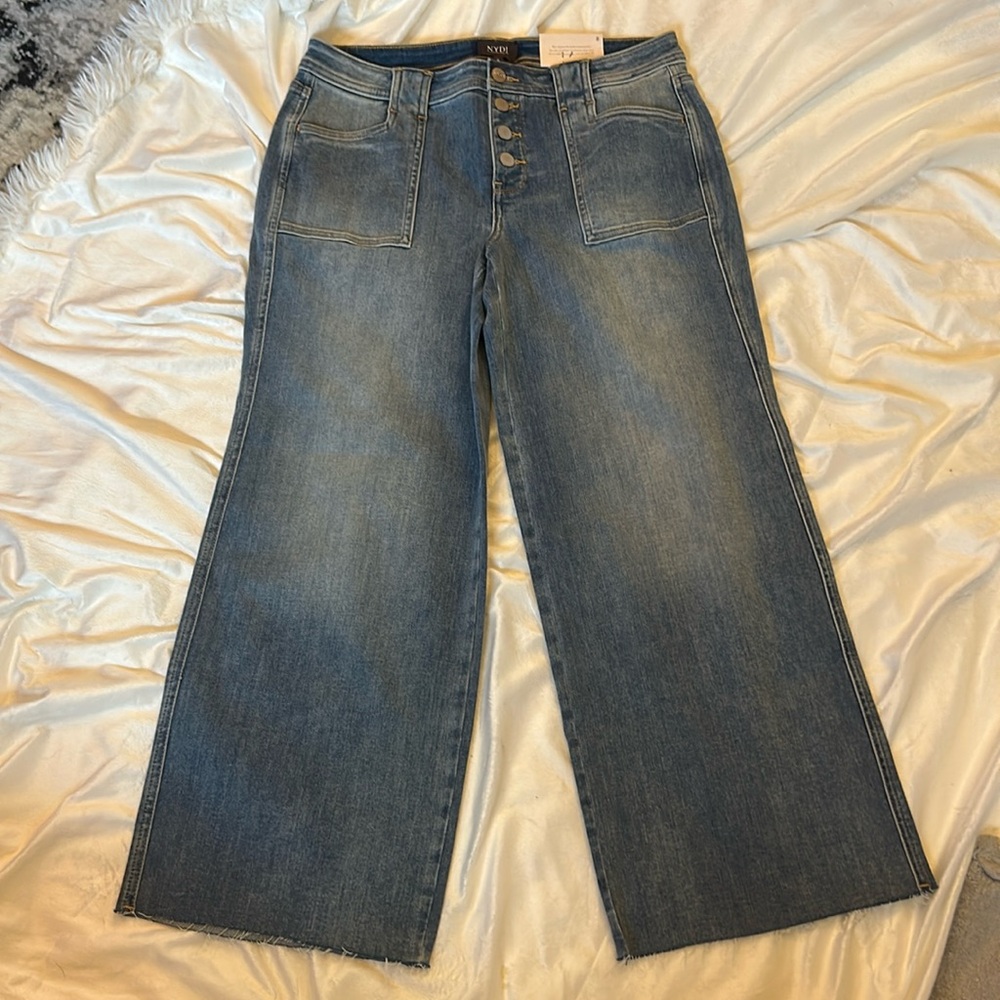 NWT women’s NYDJ Lift tuck technology size 8